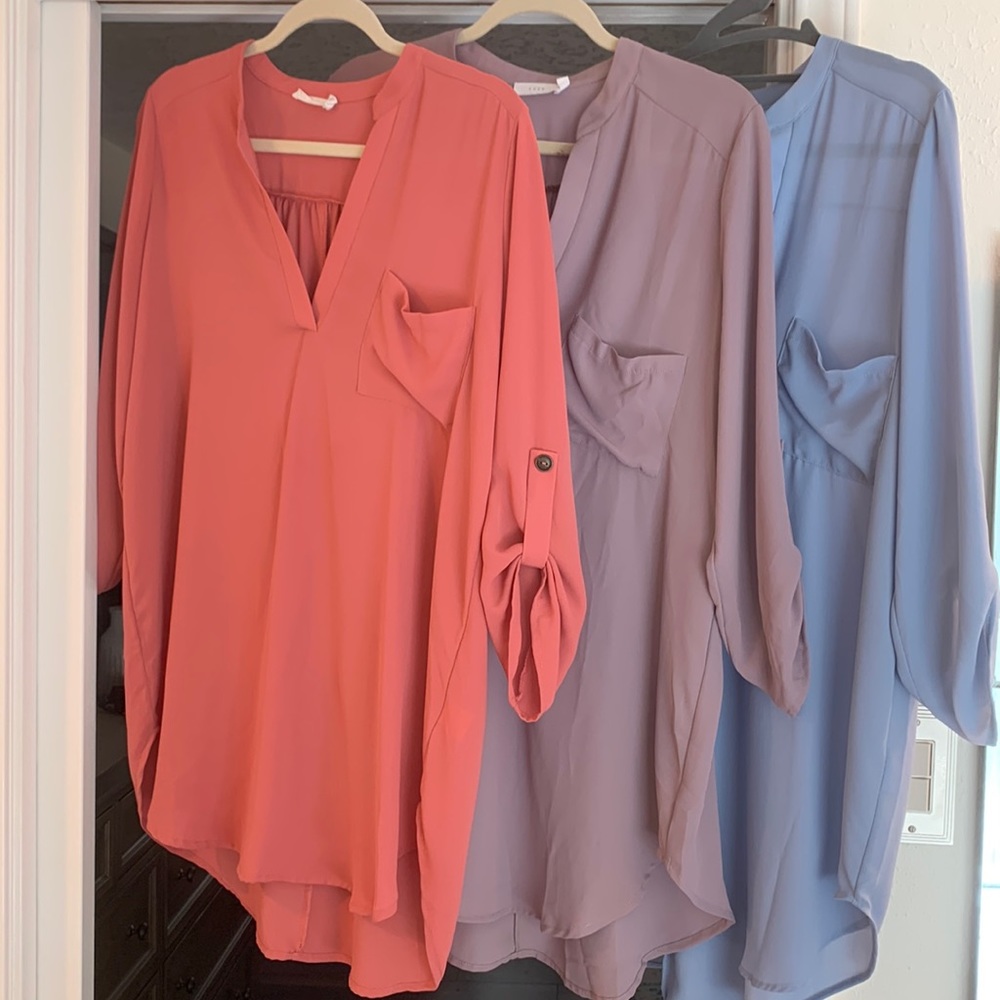 Lush Women’s Chiffon V-neck Roll Up Sleeve Blouse